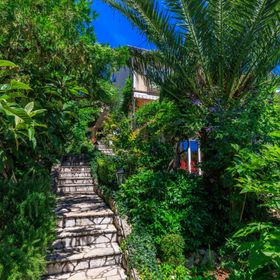 Apartments and Room Mirjana Dramalj