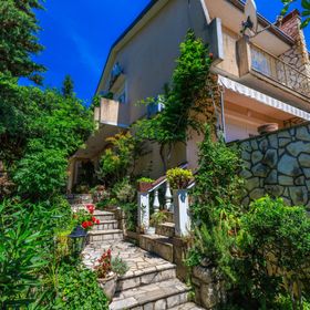 Apartments and Room Mirjana Dramalj