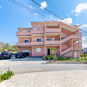 Apartments and Room Ljubica Lopar