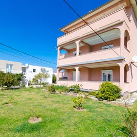 Apartments and Room Ljubica Lopar