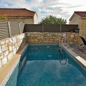 House Tihanka Grohote