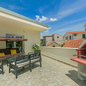 House Cattleya Kostanje