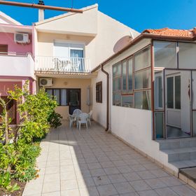 Apartments Mactra Biograd