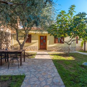 House Gaia Sv. Filip i Jakov