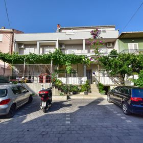 Apartments Bernarda Makarska