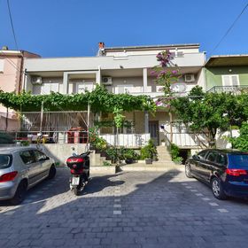 Apartments Bernarda Makarska