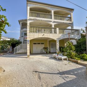 Apartments JureG Rogoznica