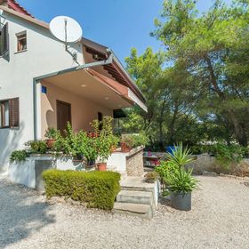 Apartment Ametist Milna