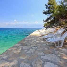 Robinson House Monte Cristo Bogomolje