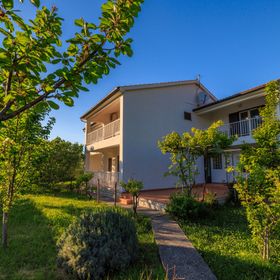 Apartments Biserka Palit