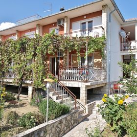 Apartments Darinka Beg Palit