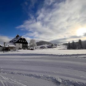 Panský dům a Pyramida Kořenov