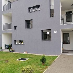 Green-leaf Apartman Eger