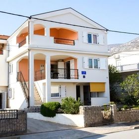 Apartments Artur Ribarica