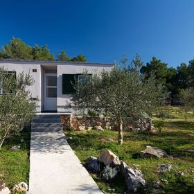 Holiday Home Olive Eden Milna
