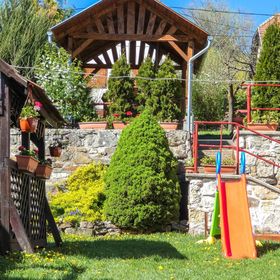 Éva Vendégház Komlóska