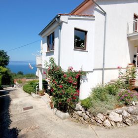 Apartment Dombaj Njivice Krk