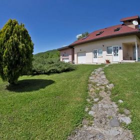 Apartmanok Gyermekes Családok Részére Otocac, Velebit - 18109 Otočac