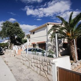 Apartments Javorka Povljana