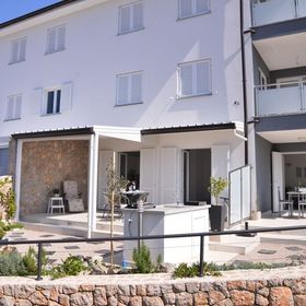 Apartmanok Parkolóhellyel Njivice, Krk - 16244 Njivice