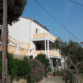 Apartmanok Parkolóhellyel Kampor, Rab - 17873 Kampor