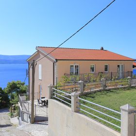 Apartmanok Parkolóhellyel Stanici, Omis - 17894 Stanići