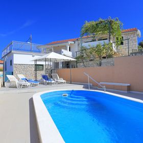 Nyaralóház Medencével Razanj, Rogoznica - 17904 Ražanj