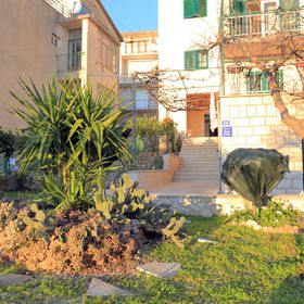 Apartmanok és Szobák Parkolóhellyel Makarska - 18028