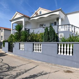 Apartmanok Parkolóhellyel Bibinje, Zadar - 18066 Bibinje