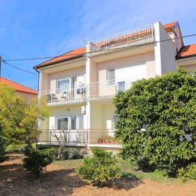 Apartmanok Parkolóhellyel Trogir - 18116