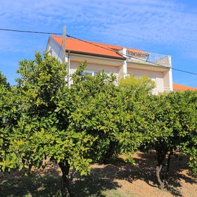 Apartmanok Parkolóhellyel Trogir - 18116