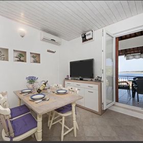 Apartmanok A Tenger Mellett Kanica, Rogoznica - 18134 Kanica