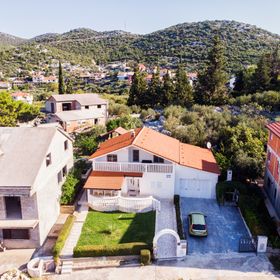 Apartment Loro Ploce