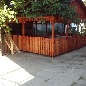 Gold Fayen House Tureni