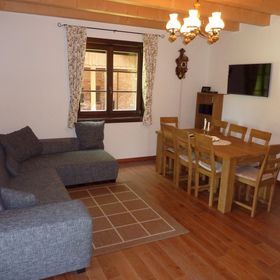 Casa la cheie Csíki Mónika Izvoare