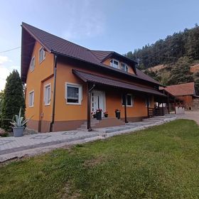 Casa de oaspeți Benkes Lăzarea