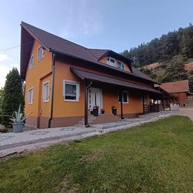 Casa de oaspeți Benkes Lăzarea
