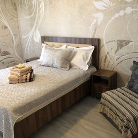 Studio Gul Mona Saturn