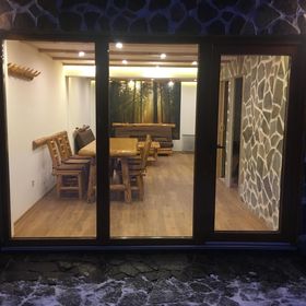 László Apartman Harghita-Băi