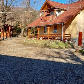 Cabanele Bartos Vlăhița