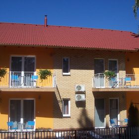 Damjanich Apartmanház Siófok