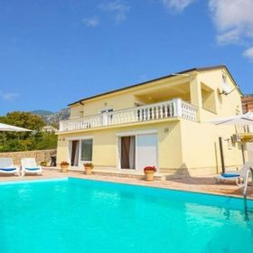 Kuca Ujdenica Grizane Kostelj