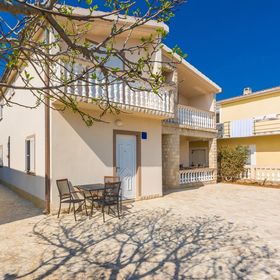 Apartments Bobeta Vir