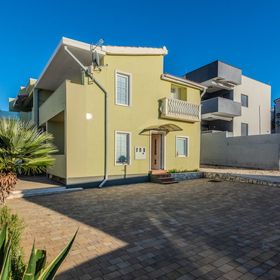 Apartments Mahnet Vir