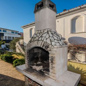 Apartments Mahnet Vir