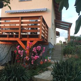 Szamóca Vendégház Kőröshegy