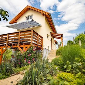 Szamóca Vendégház Kőröshegy