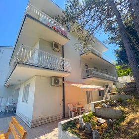 Apartmani Combaj Jadranovo