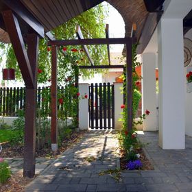 Nádas Julcsa Vendégház Tiszabábolna