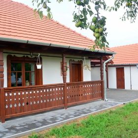 Mákvirág Vendégház Tiszabábolna